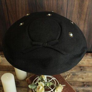 Vintage 1940s Hat, New York Creations Black Felt Mushroom or Tilt Hat With Blue